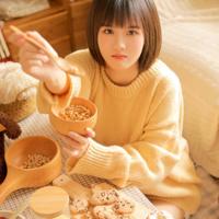 老公竟然和我漂亮的表妹在床上打滚
