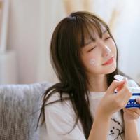 妈妈晚上总是骑我身上 妈妈亲自给我性教育 妈妈叫我亲她下面