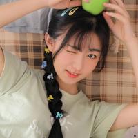 享受疯狂一夜情 她被我摁在沙发上激情操练