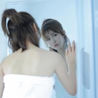 一个男生说喜欢我,但是又跟前女友复合了,他为前女友付出了很多,他跟我说过对我是认真的?