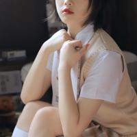 我与女老师的秘密 狭窄的出租屋里我们干得大汗淋漓