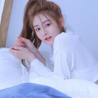 男朋友吻我胸全身酥麻 男朋友在教室摸下面 男友把我抱起来搞垮
