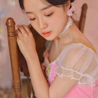 下面会夹就是锦鲤吸水 乖宝贝把葡萄一颗一颗挤出来