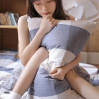 分手了,彼此都不联系快两个月了他为什么不删我微信呀?
