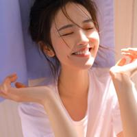 少妇口述，那晚爸爸把我压在床上