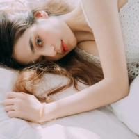 女大学生爱上花心暖男不在乎他又多个女人最后却陷入不能自拔