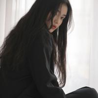 女主在办公桌下舔男主 弟弟你轻点姐好疼dn东 畸情小茹与小黄狗