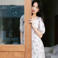 十八岁我的第一次 一个男生上课总是看我 禽兽父亲和他的女儿