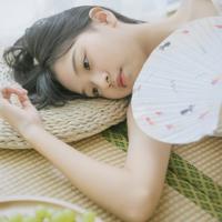 夕阳下的琵琶女子
