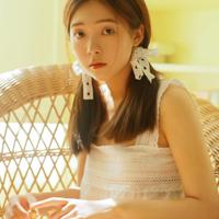 口述：22岁娇妻和发型店老板亲热被我撞破