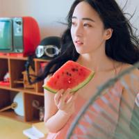 和女友吵架后她竟要裸奔去散散心