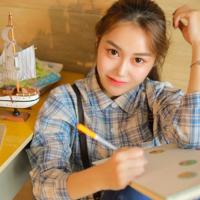 酒吧里我被姐夫压在沙发上