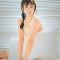 我表妹叫我帮她搓澡 把妹妹玩坏了 妹妹晚上突然来我房间