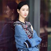 美女求我上她视频 美女睡觉被老板占便宜 老板打开了我双腿