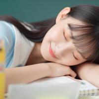 叔叔不要了好胀磊磊  房东强占了我的身  女友为了150房租和房东