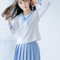 在帐篷里她把自己的初夜给了我