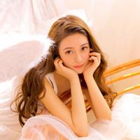 若爱若宠对待一个女人 揉捏胸前的那一抹柔软看她样子应该很爽