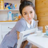 哥们来我家蹭饭 却把我老婆压在了身下