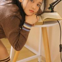 父亲身边干妈妈txt，我就当着父亲的面干妈妈txt