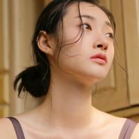 少妇口述:情夫趴在我身上乱摸时老公突然回来开门看到了
