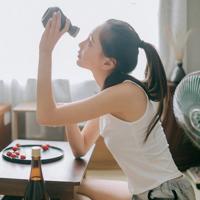 口述情感：老公为了事业，竟然可以让我去陪酒