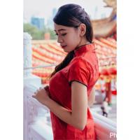 他的手伸进了我的裙子 手伸进我的裙子流水 手伸进裙子摸内裤