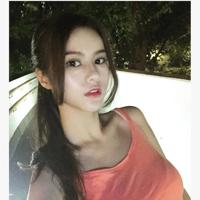 分手后女孩还主动向男孩打招呼,意味？