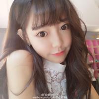 网遇酒吧老板娘 被她压在沙发上疯狂交缠