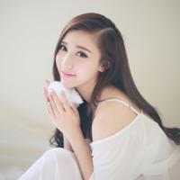 与芳姐在电影院的激情乱伦性爱