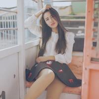 诱宠呆萌妃 小姨子陪我一起看激情片说要模仿里面的动作