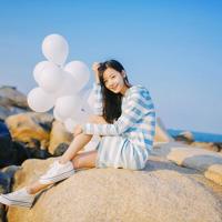 荒野浪妻疯狂事 老婆推开门看到女同事骑在我身上蠕动