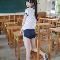 婆婆不敲门撞见我裸睡
