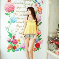 老总强行把我女友拉到车里蹂躏