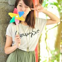 掀起裙子从后面顶学姐 哦宝贝自己骑上来 把你的手拿出去啊