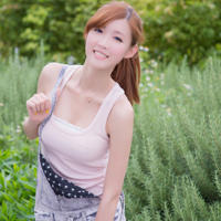 小土豪的媳妇不矜持 将我扑倒在沙发上