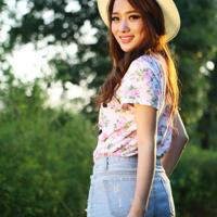 老公一起睡了我和闺蜜 和闺蜜共同服侍老公太疯狂