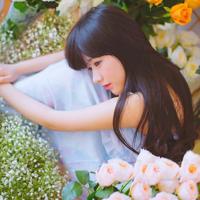 女模特被男友当众扒衣 模特被摄影师扯掉浴巾 全祼人工授精图片