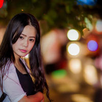 舅舅前面开车 我在后面帮老婆的小树林止痒