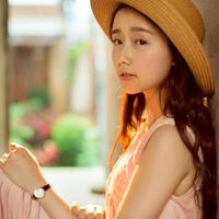 当你从我身边走过时