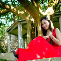 美女走走路裤子掉了图 美女内衣一件不穿照片视频