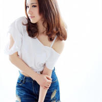 老公舔我下面过程 早上睡着老公从后面插,