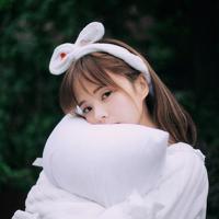 与寂寞的女人缠绵 在草堆前她竟露出白花花的身体引诱我