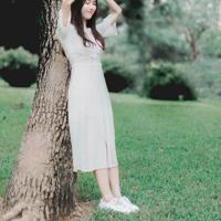 和表姐同居的日子里 她被我掀开睡裙乌黑油亮软毛很茂密