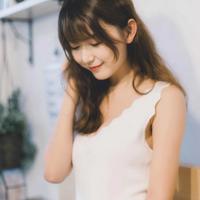 风骚小姨子看A片受不了刺激被我压到沙发上