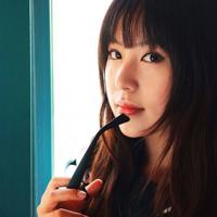 美女诱惑我 加班时女同事不穿内裤在我面前袒露黑森林