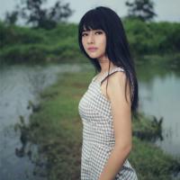 在ktv我被两个男人搭讪 我费了吃奶的劲才逃出来
