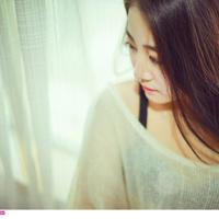 把手放到姐姐大腿里 表妹坐下给我喂奶 总裁硕大东西好威猛