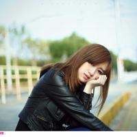 丫头好味道 乖乖躺在沙发上让哥哥再尝尝