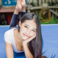 女子凌晨荒地被劫色 女子遭咸猪手很享受 猥琐图片大全