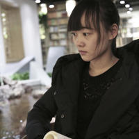 变态老公偷妹妹丝袜穿在身上性事